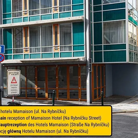 Modern Near Wenceslas Square פראג