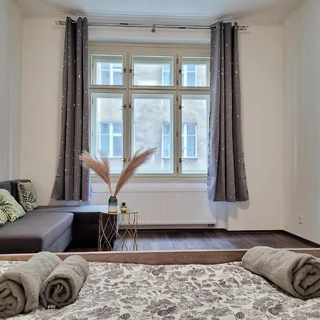 Modern Near Wenceslas Square Apartmán *